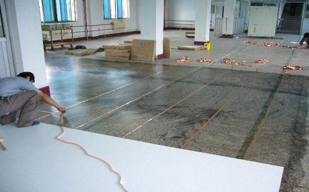 架空式PVC防静电地板与直铺式PVC防静电地板的区别